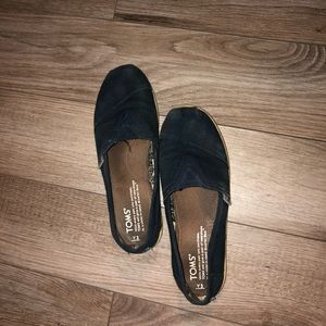 Toms youth shoes